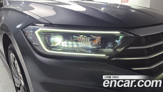 Volkswagen Jetta 2021 — photo 8