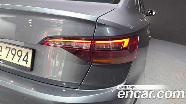 Volkswagen Jetta 2021 — photo 9