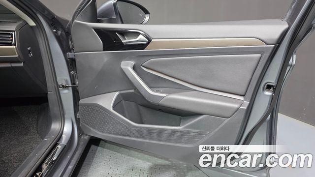 Volkswagen Jetta 2021 — photo 14