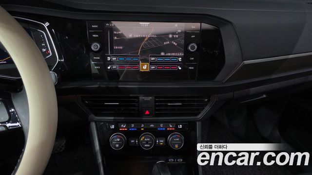 Volkswagen Jetta 2021 — photo 29