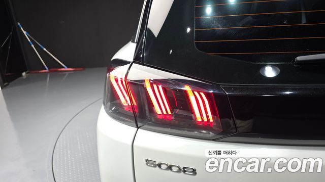 Peugeot 5008 2024 — photo 9