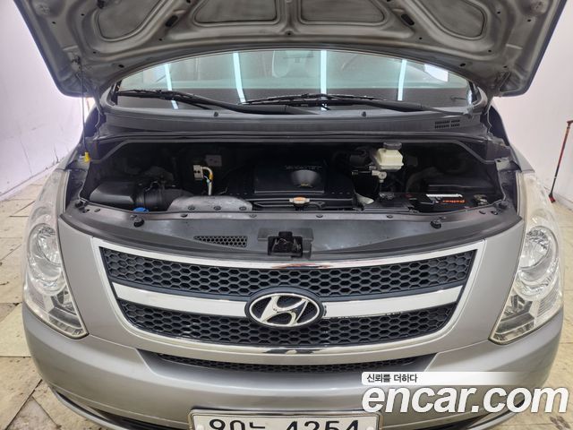 Hyundai Starex 2011 — photo 17