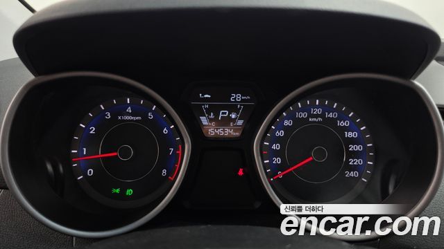 Hyundai AVANTE 2016 — photo 11