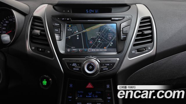Hyundai AVANTE 2016 — photo 18