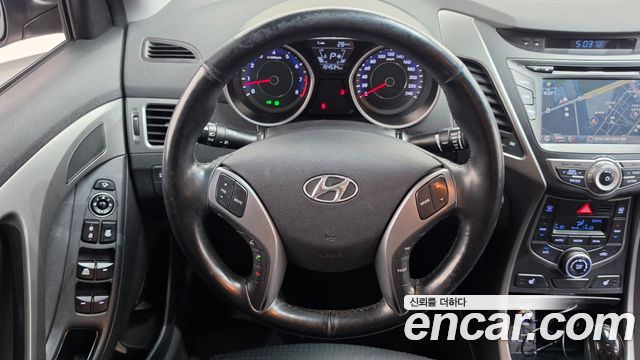 Hyundai AVANTE 2016 — photo 19