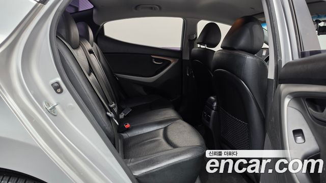 Hyundai AVANTE 2016 — photo 23