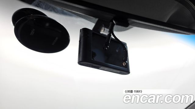 Hyundai AVANTE 2016 — photo 24