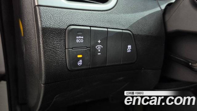 Hyundai AVANTE 2016 — photo 26