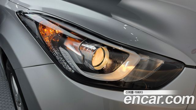 Hyundai AVANTE 2016 — photo 8