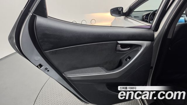 Hyundai AVANTE 2016 — photo 15