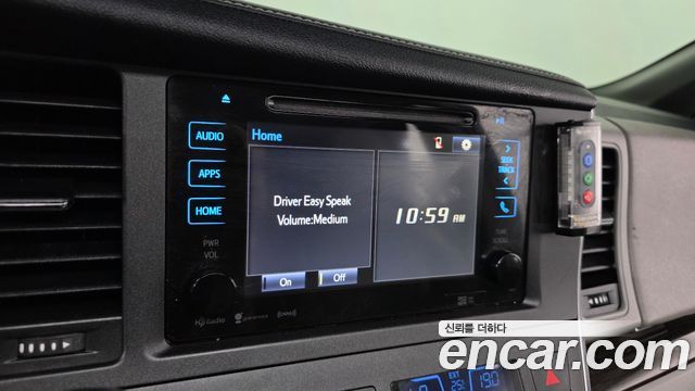 Toyota Sienna 2017 — photo 14