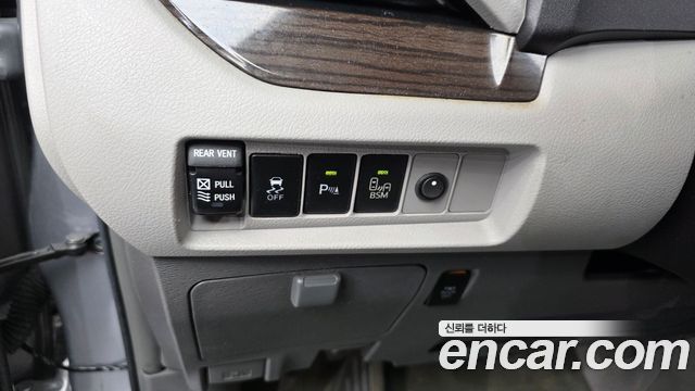 Toyota Sienna 2017 — photo 17