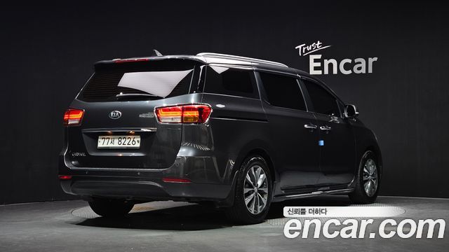 Kia Canival 2016 — photo 2