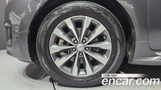 Kia Canival 2016 — photo 5