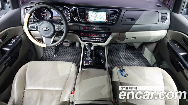 Kia Canival 2016 — photo 10