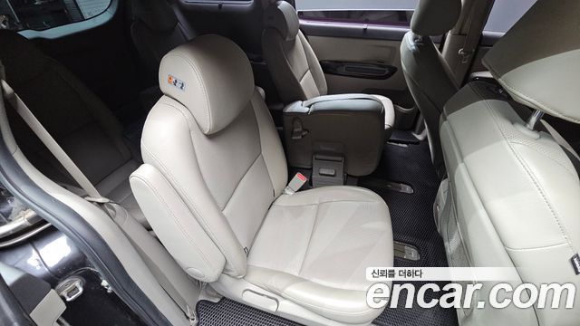 Kia Canival 2016 — photo 17