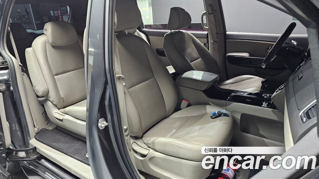 Kia Canival 2016 — photo 18