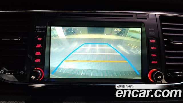 Kia Canival 2016 — photo 22