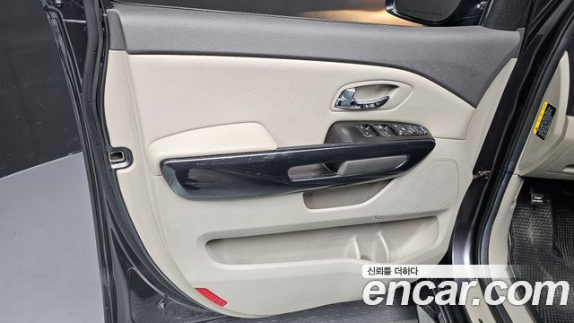Kia Canival 2016 — photo 14