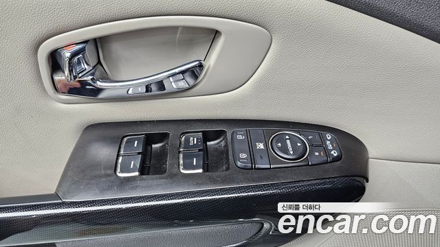 Kia Canival 2016 — photo 28