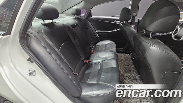 Hyundai Sonata 2013 — photo 17