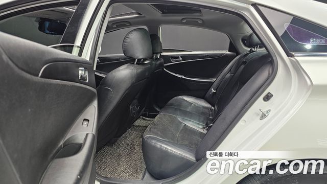 Hyundai Sonata 2013 — photo 18