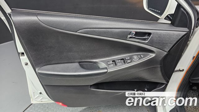 Hyundai Sonata 2013 — photo 14