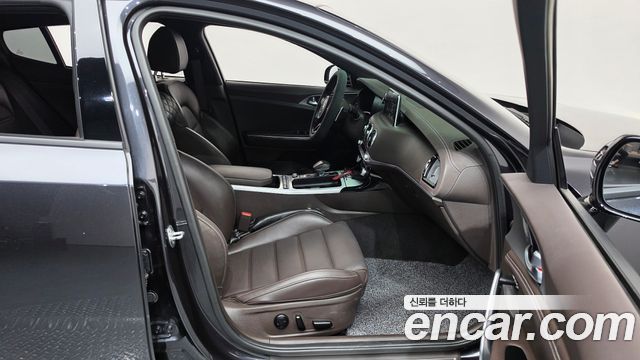 Kia Stinger 2019 — photo 16