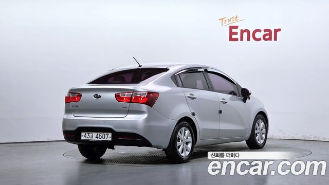 Kia pride 2013 — photo 2