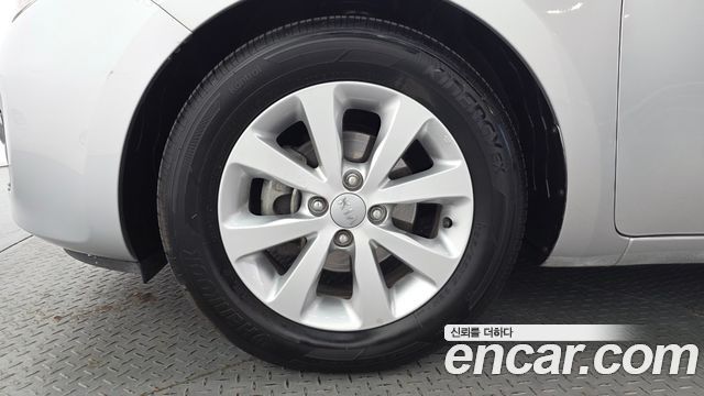 Kia pride 2013 — photo 5