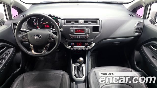 Kia pride 2013 — photo 10