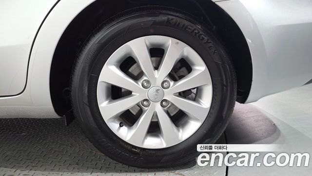 Kia pride 2013 — photo 7