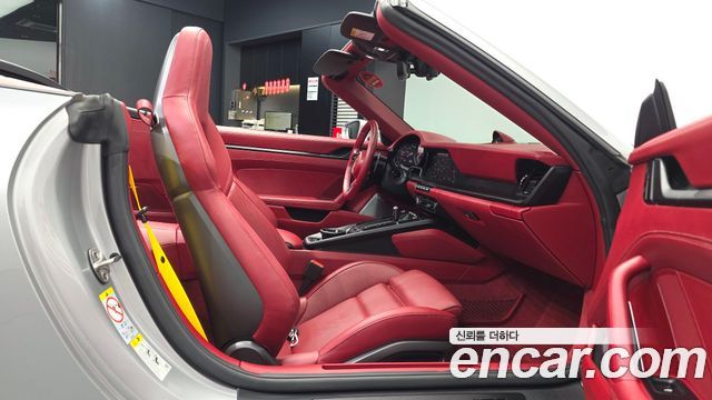 Porsche 911 2024 — photo 11