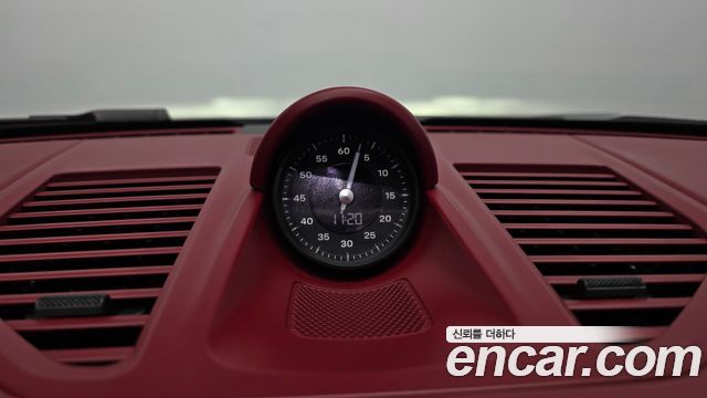 Porsche 911 2024 — photo 17