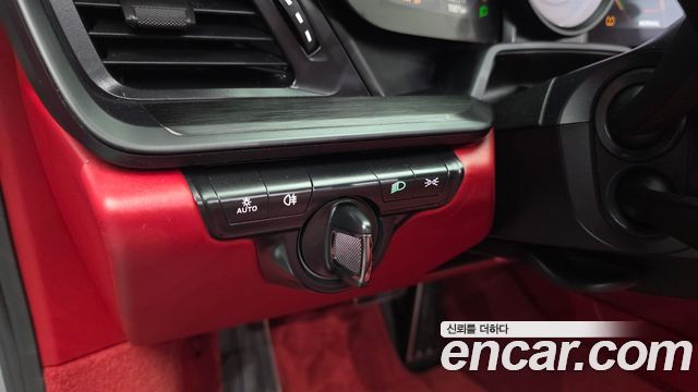 Porsche 911 2024 — photo 18