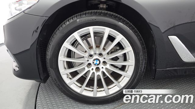 BMW 5-Series 2020 — photo 5