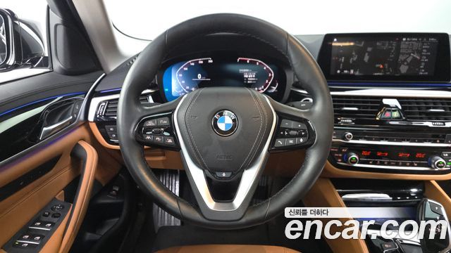 BMW 5-Series 2020 — photo 13