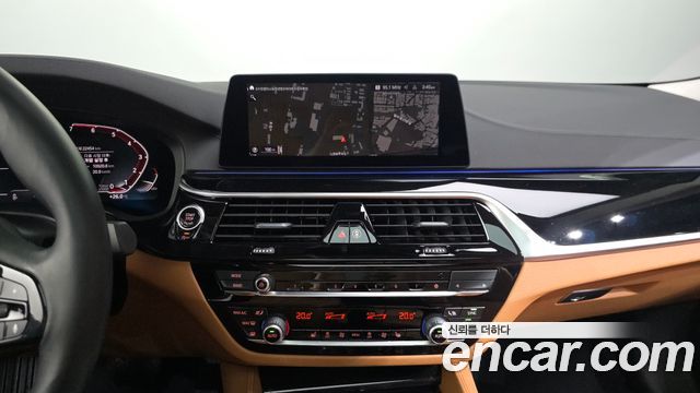 BMW 5-Series 2020 — photo 14