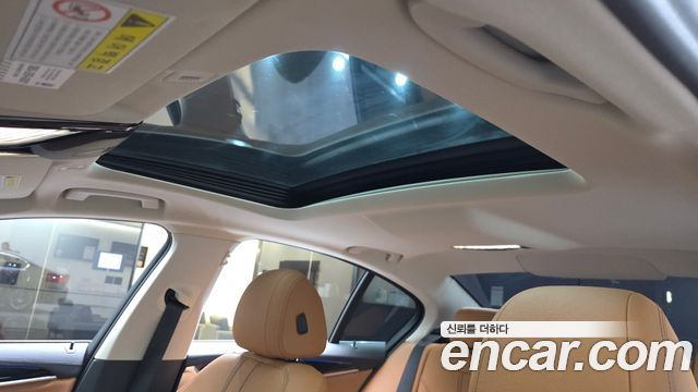 BMW 5-Series 2020 — photo 19