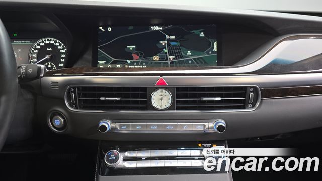 Genesis G90 2020 — photo 18