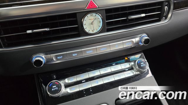 Genesis G90 2020 — photo 30