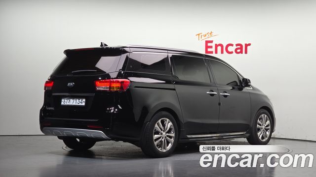 Kia Canival 2018 — photo 2