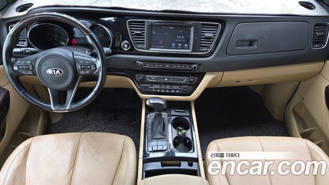 Kia Canival 2018 — photo 7
