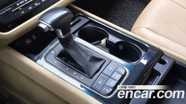 Kia Canival 2018 — photo 9