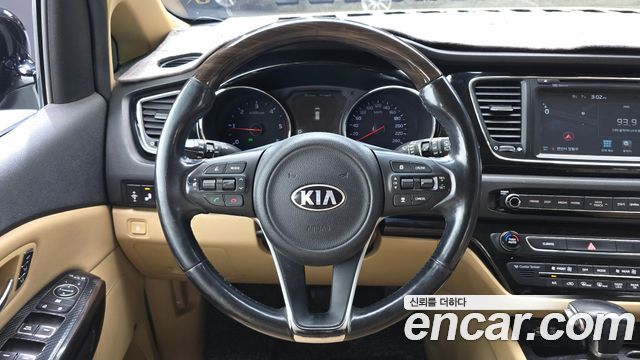 Kia Canival 2018 — photo 14