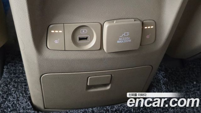 Kia Canival 2018 — photo 17