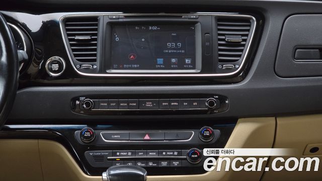 Kia Canival 2018 — photo 20