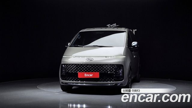 Hyundai Staria 2023 — photo 3