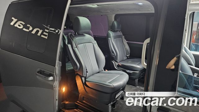 Hyundai Staria 2023 — photo 11