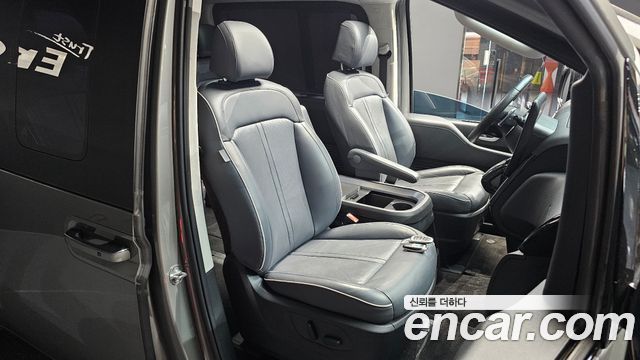 Hyundai Staria 2023 — photo 12